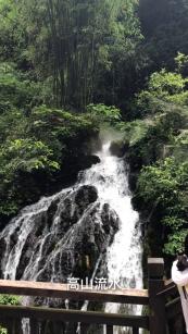 逃离可爱村落